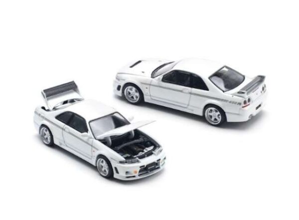 Nissan Skyline GT-R Nismo 400R, white