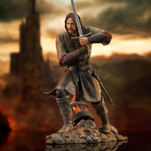 Lord of the Rings Gallery  Statue Aragorn