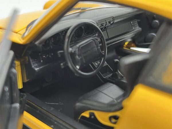 1/18 1989 Porsche 964 Turbo, yellow