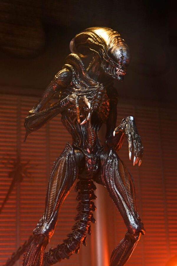 Alien: Romulus Ultimate Action Figure Scorched Xenomorph