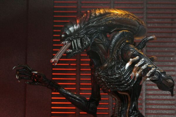 Alien: Romulus Ultimate Action Figure Scorched Xenomorph