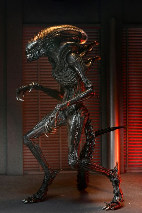 Alien: Romulus Ultimate Action Figure Scorched Xenomorph