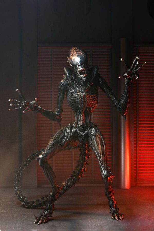 Alien: Romulus Ultimate Action Figure Scorched Xenomorph